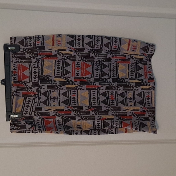 Jupe LuLaRoe Cassie Droite/crayon Taille XS - Motif Aztèque Multicolore - NEUF